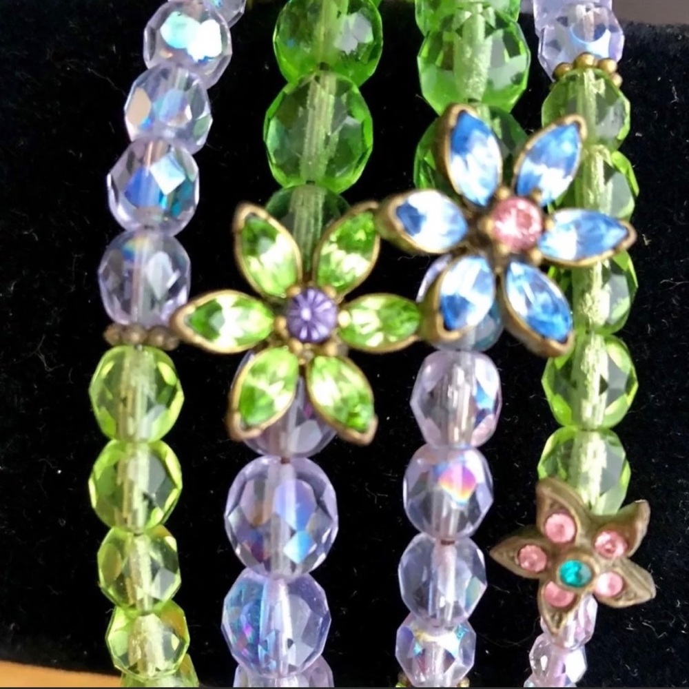 “HOST PICK” Beads & Flowers Bracelet/Peridot CZ Ring - Picture 2 of 3